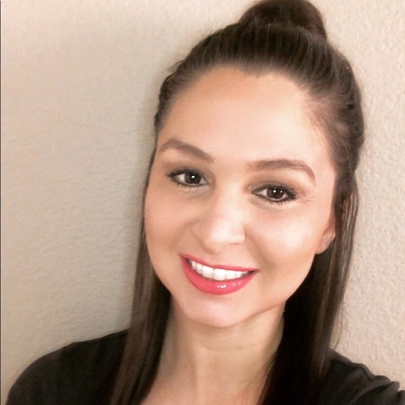 Meet your Posher, Ashley - Picture 1 of 5